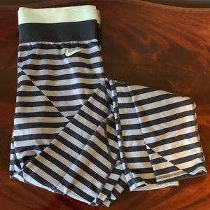 NIKE PRO- dry fit full length leggings.